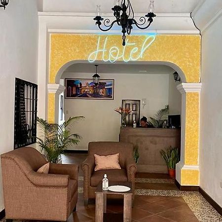 Hotel Posada El Arcangel Антигуа-Гватемала Экстерьер фото
