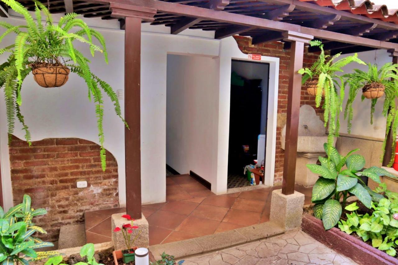 Hotel Posada El Arcangel Антигуа-Гватемала Экстерьер фото